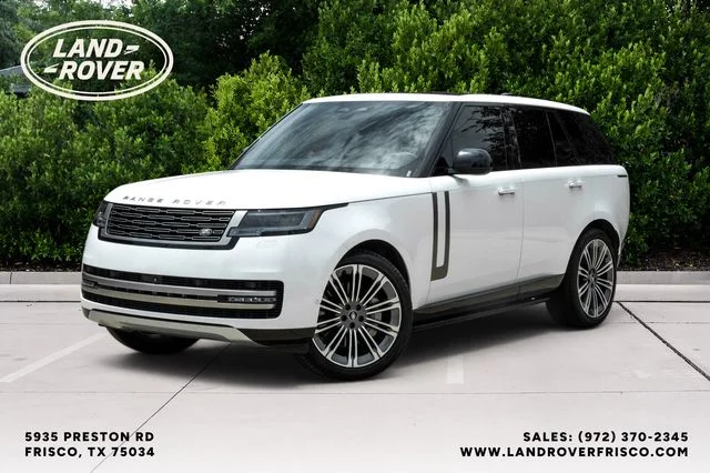 Used 2024 White Land Rover SE image 1