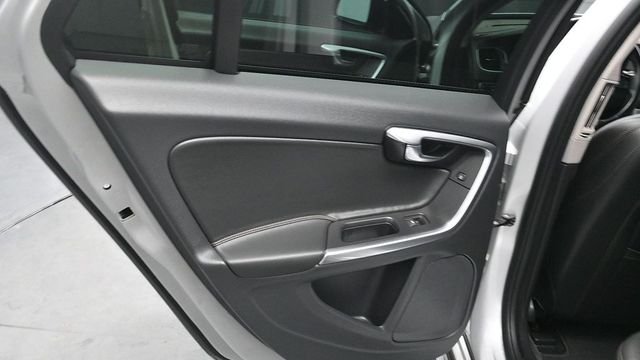 Used 2017 Silver Volvo T5 image 12
