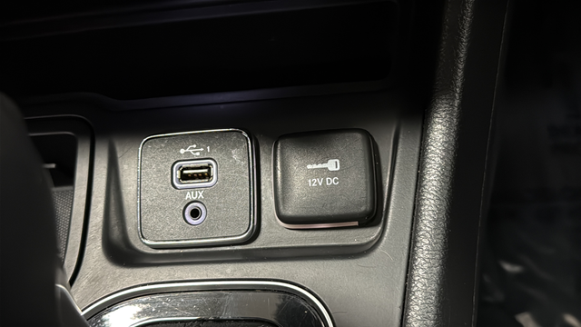 Used 2020 Diamond Black Crystal Pearlcoat Jeep Limited image 34