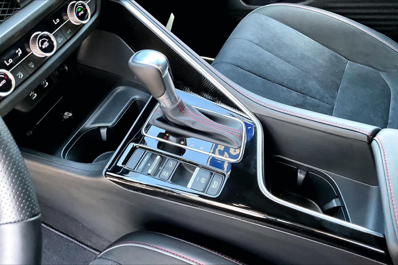 Used 2025 Solar Silver Metallic Acura w/A-Spec Package image 17