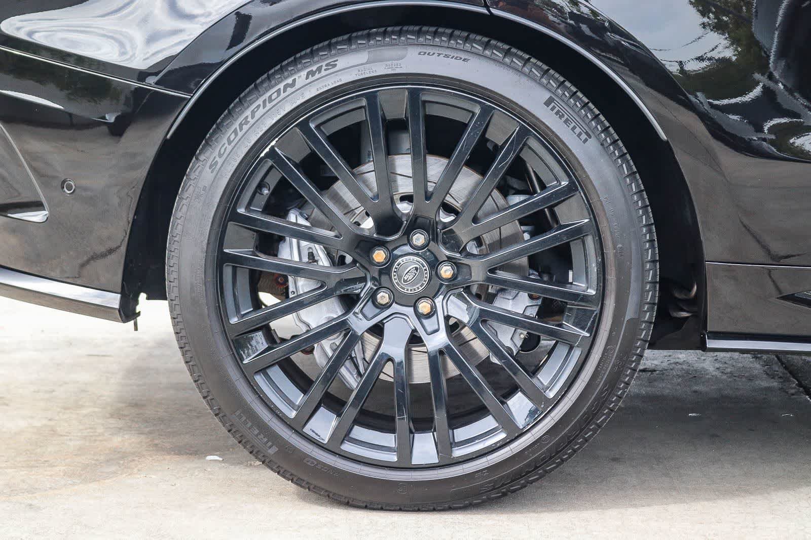 Used 2024  Land Rover SV Edition One Obsidian Black image 6