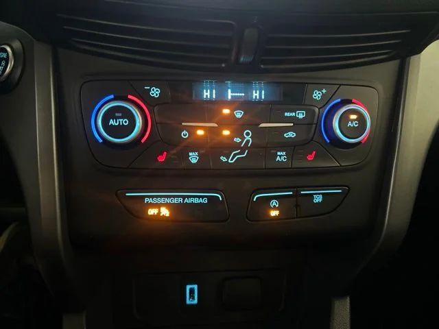 Used 2019 Sea Green Ford SEL image 28