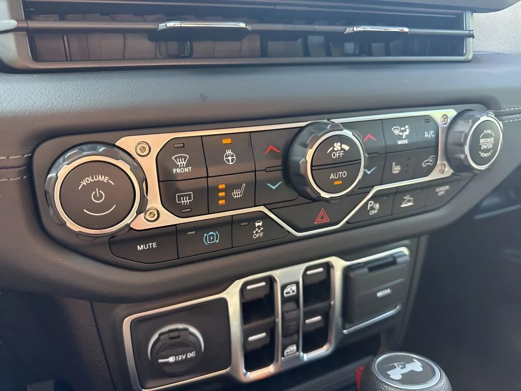 Used 2025 Red Jeep Sahara image 20