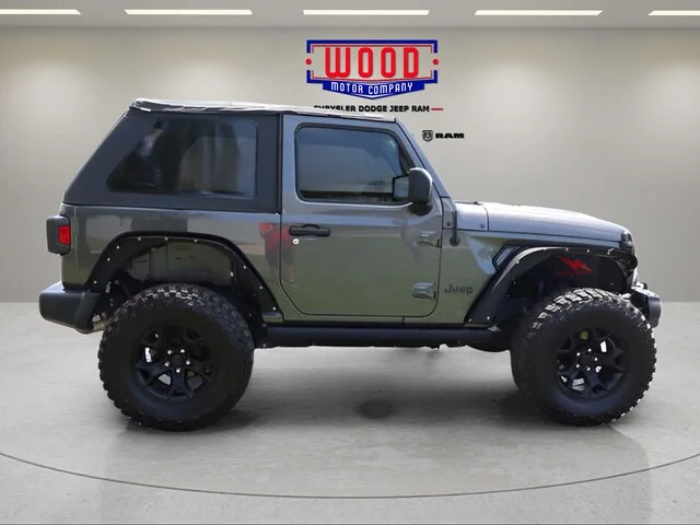 Used 2021 Granite Crystal Metallic Clearcoat Jeep Sport image 2