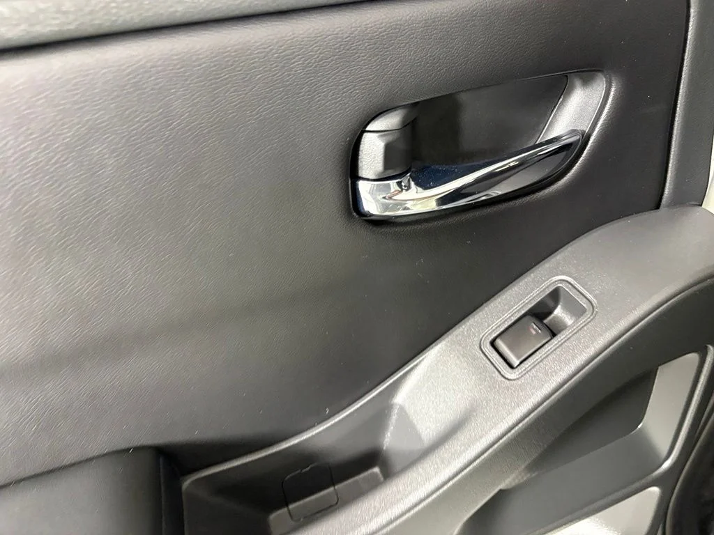 New 2026 Glacier White Nissan Crew Cab SV image 33