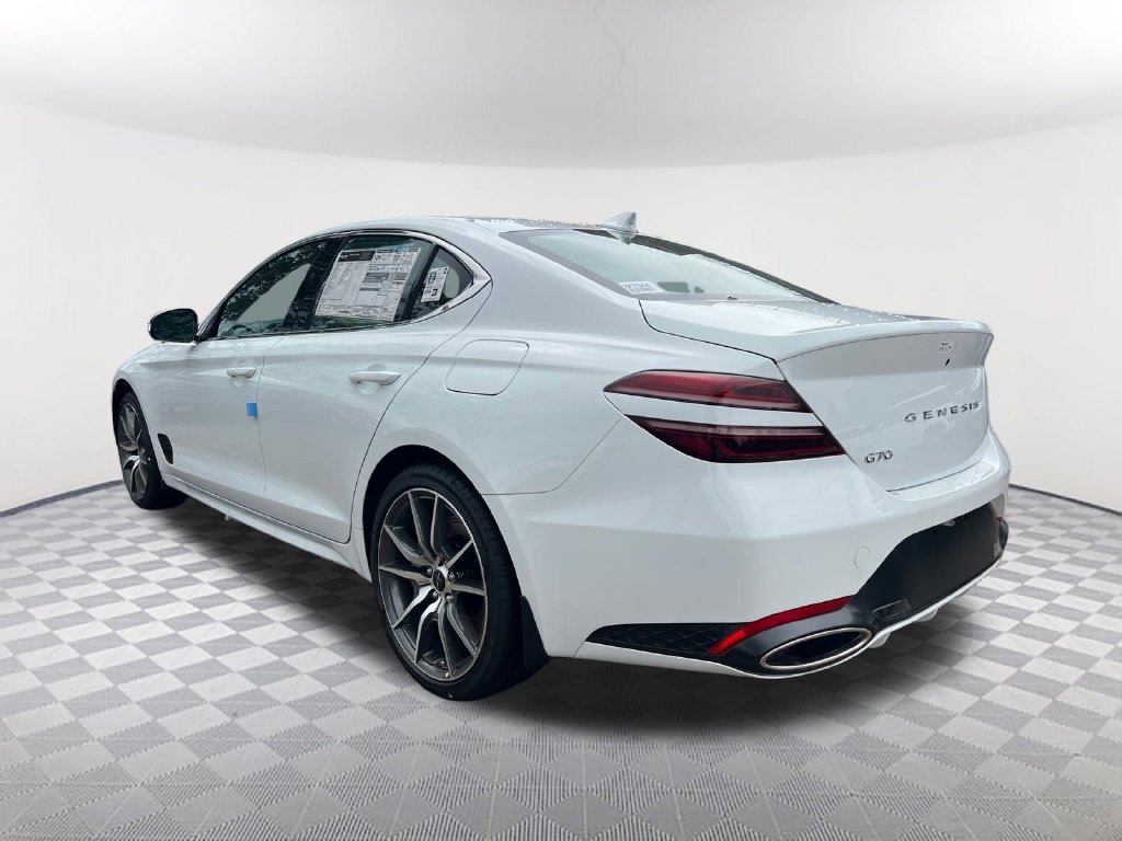 2026 GENESIS G70 Standard - Photo 7