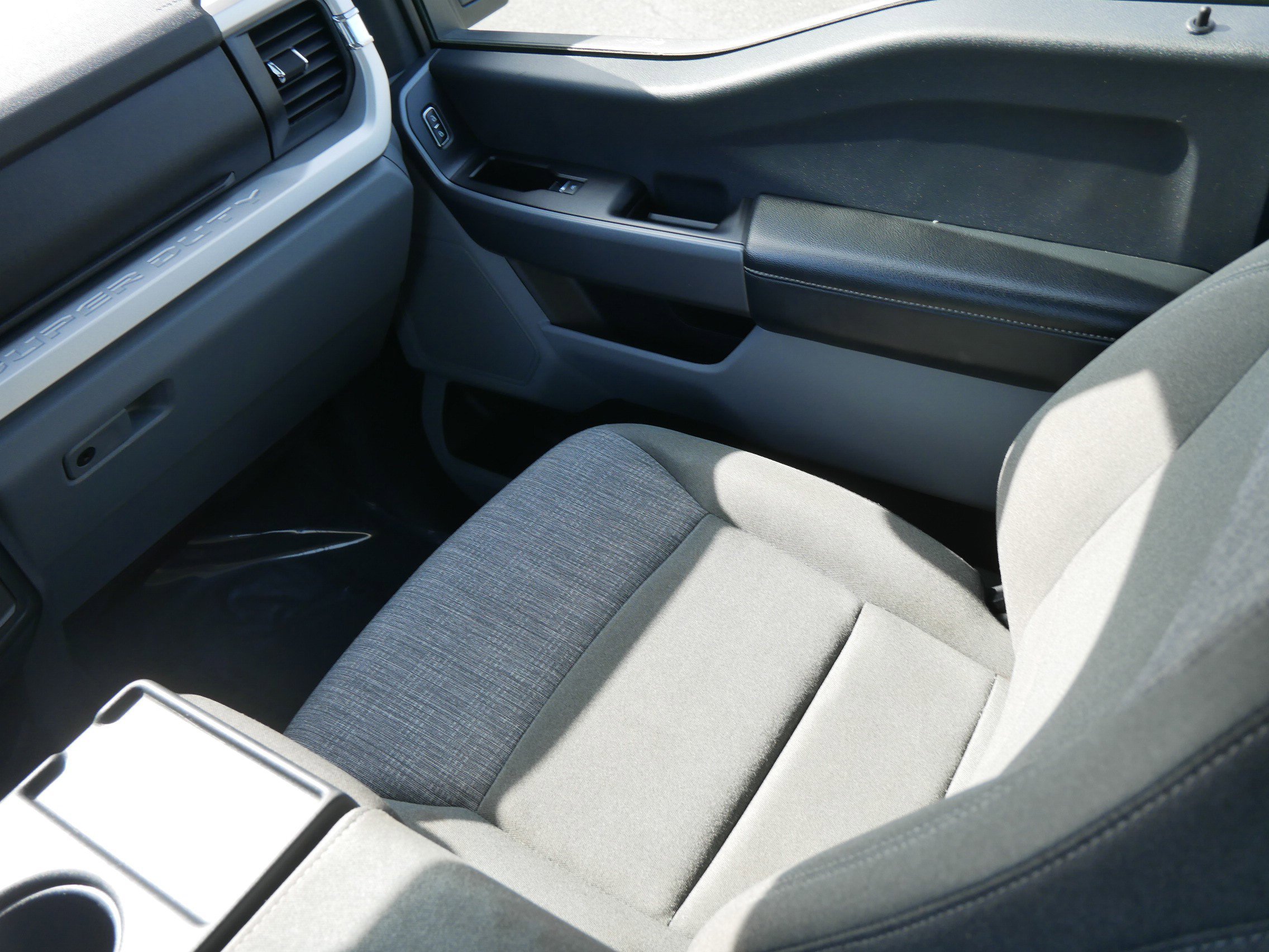 Used 2025 White Ford XLT image 17