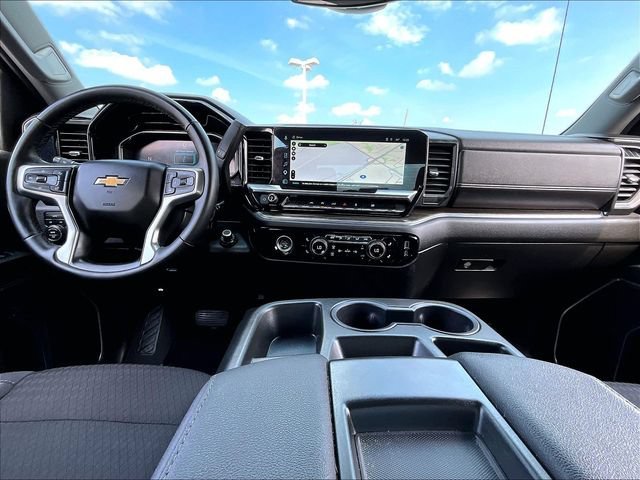 Used 2023 SUMMIT WHITE Chevrolet LT image 21