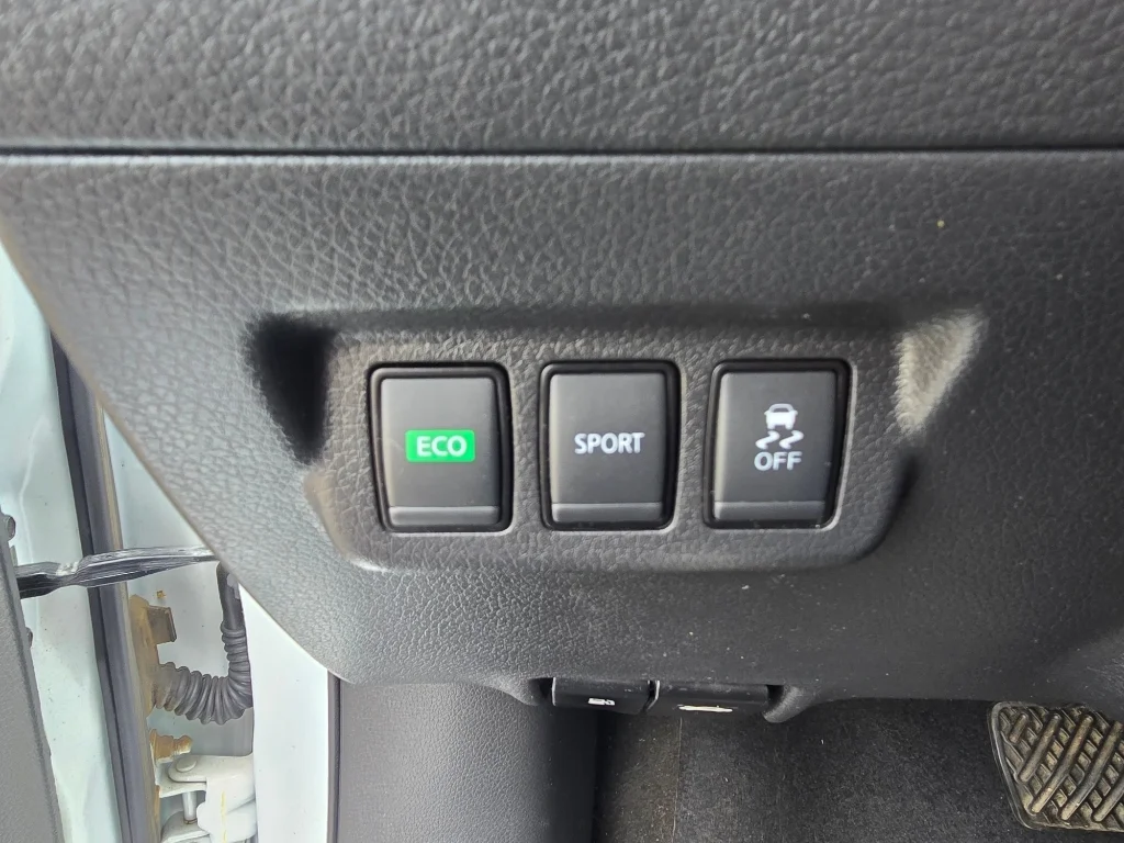 Used 2018 Fresh Powder Nissan S image 18