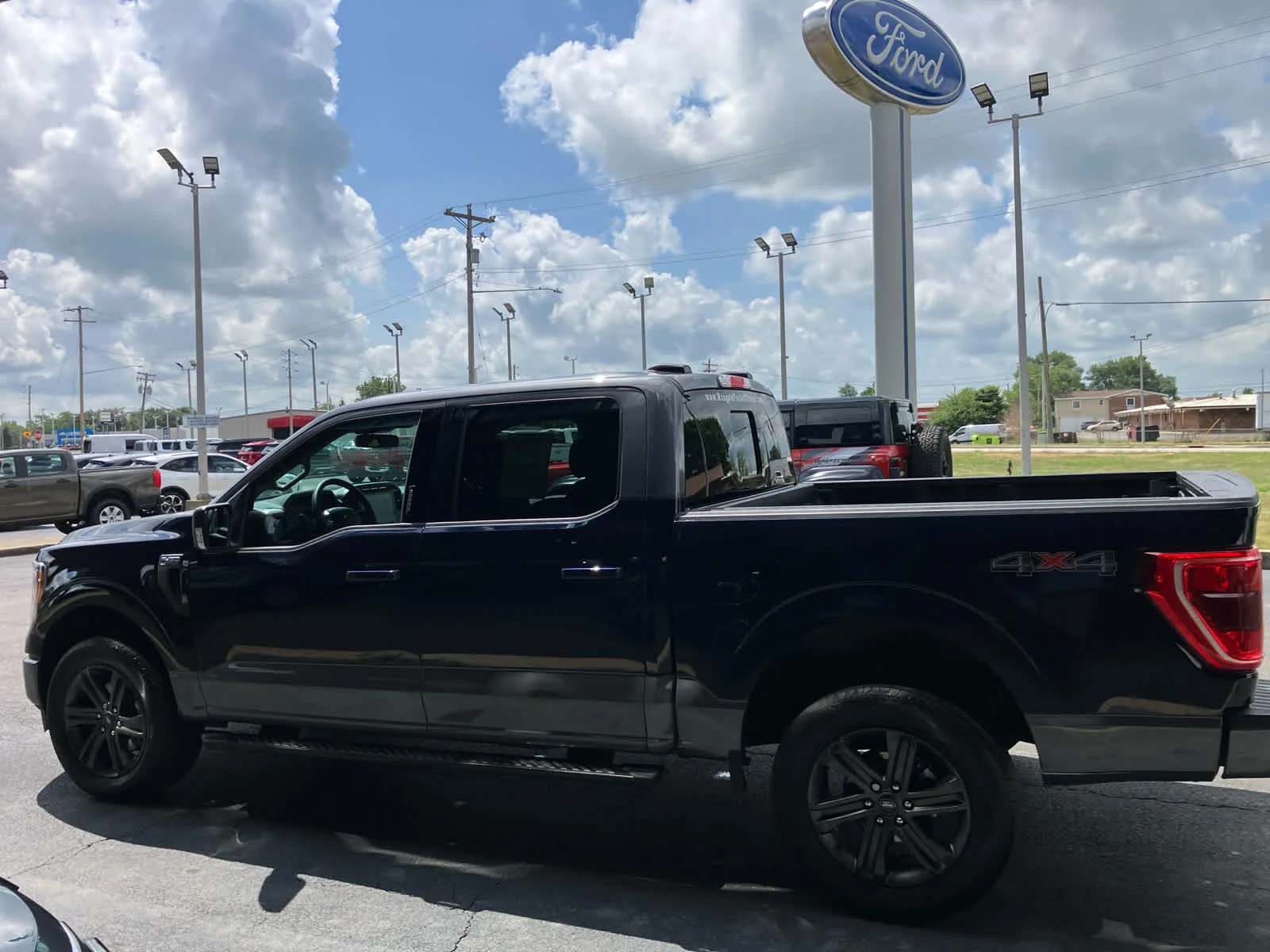 2023 Ford F-150 XLT - Photo 17