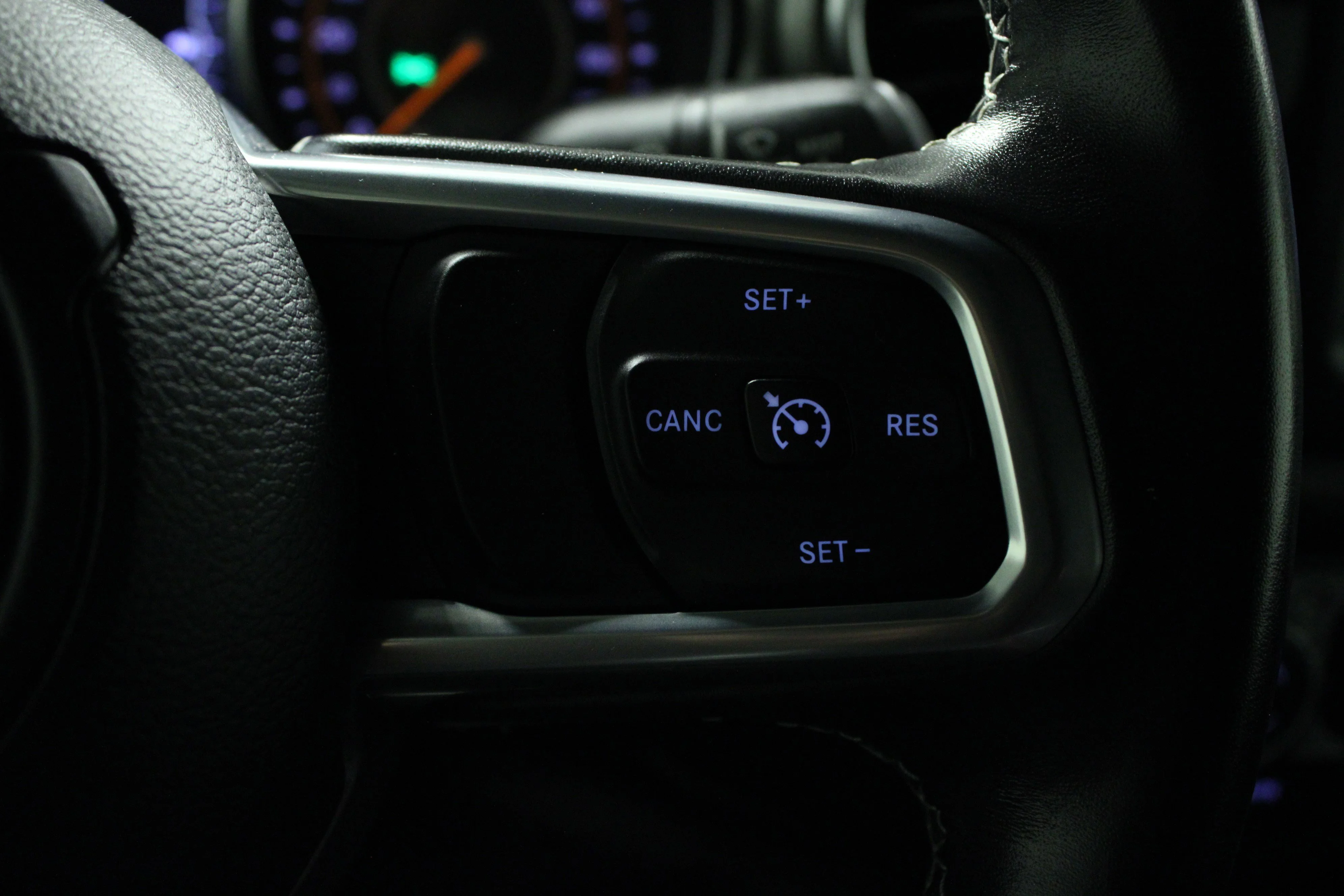 Used 2019 Bright White Clearcoat Jeep Sahara image 21