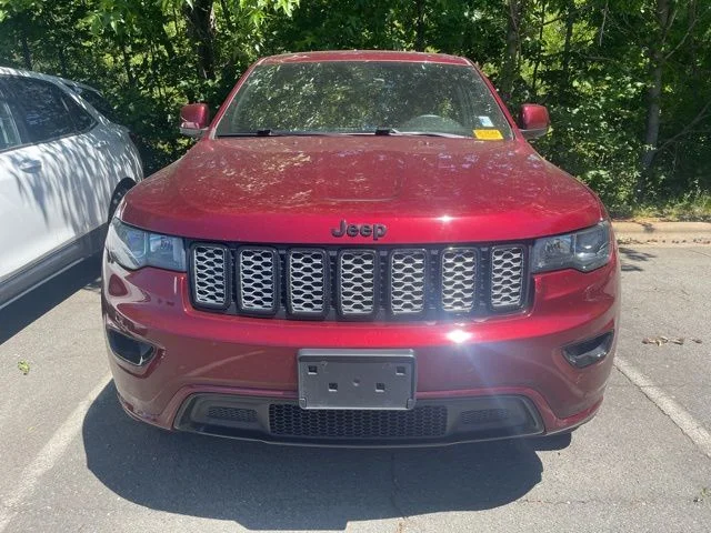 Used 2018 Red Jeep Altitude image 2