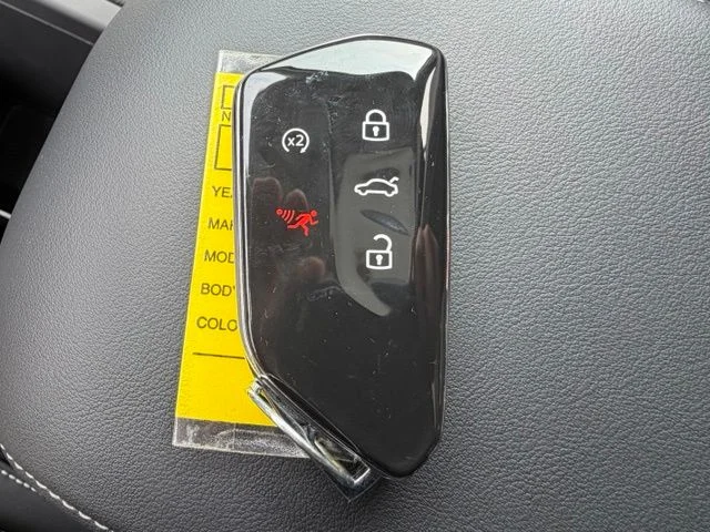 New 2026 Deep Black Pearl Volkswagen 2.0T SE image 26
