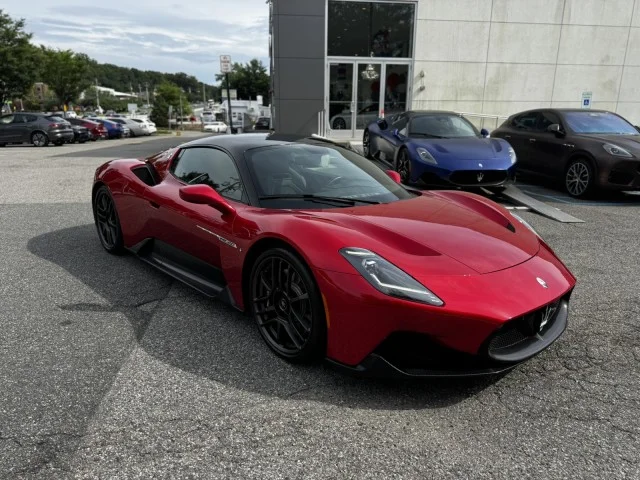 Used 2022 RED Maserati  image 6