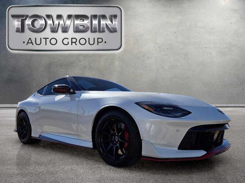Used 2025 Pearl White NISSAN NISMO AUTO image 2