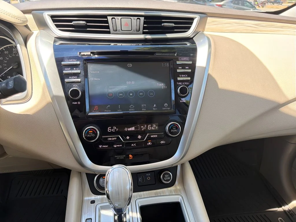 Used 2018 Pearl White Nissan SL image 6