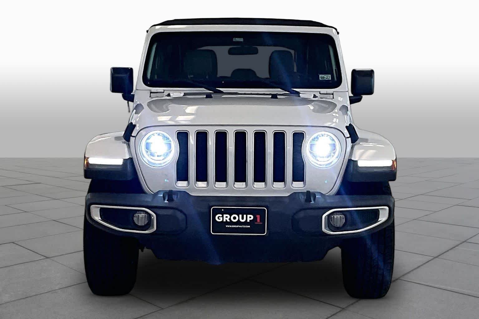 Used 2018 Bright White Clearcoat Jeep Sahara image 3
