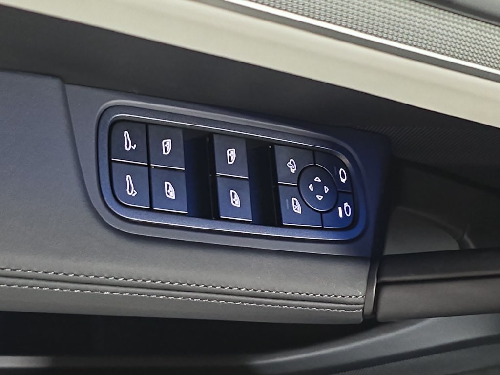 New 2026 Arctic Grey Porsche S image 21