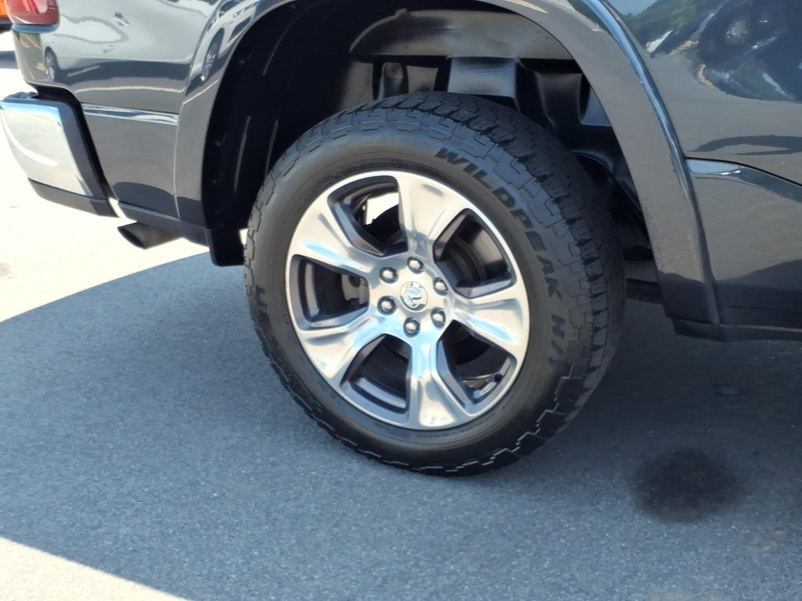 Used 2019 Patriot Blue Pearlcoat Ram Laramie image 11