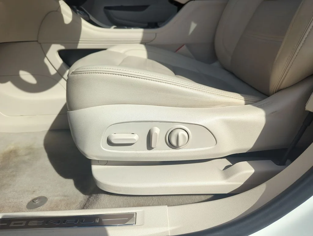 Used 2021 White GMC Denali image 13