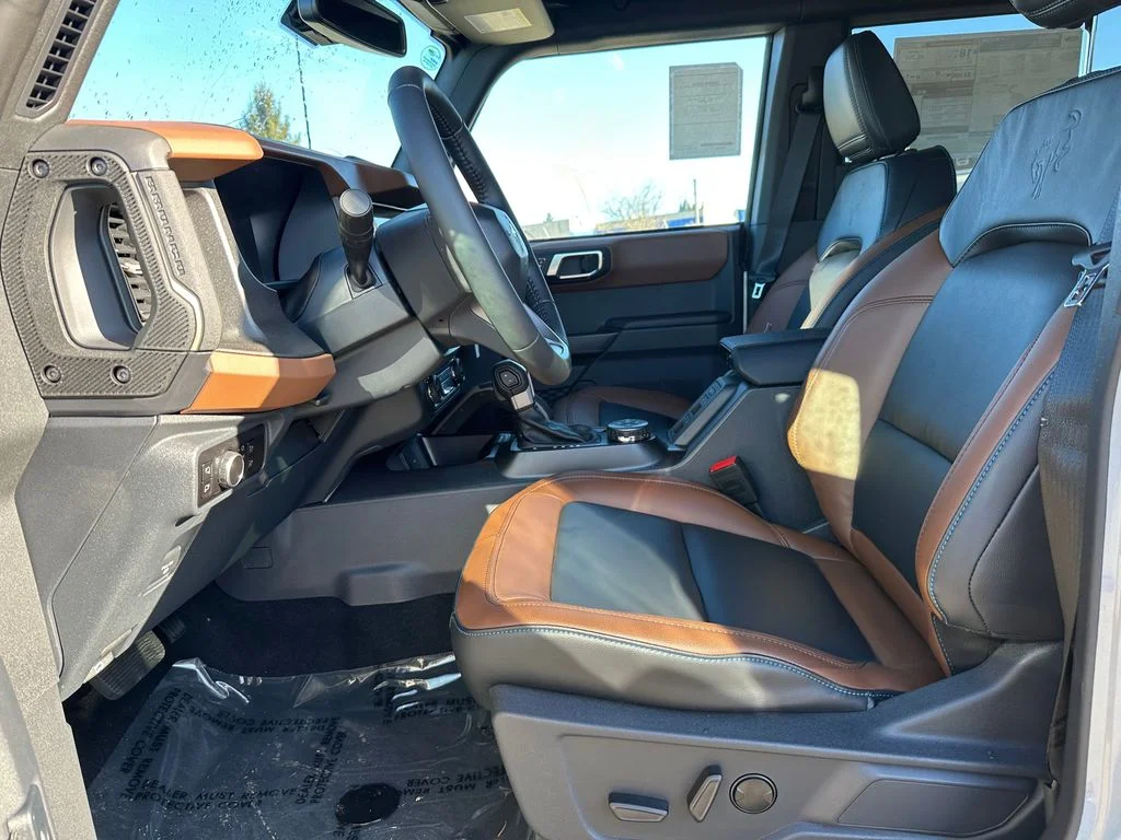 New 2024 Iconic Silver Metallic Ford Outer Banks® image 18
