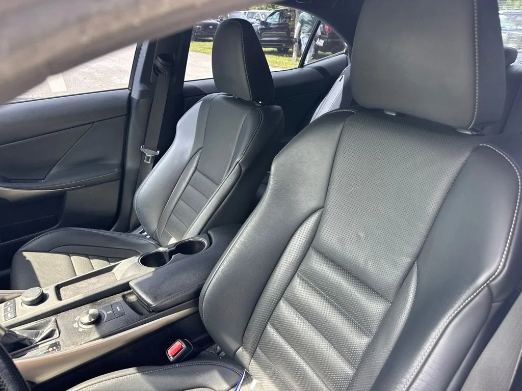 Used 2018 White Lexus 300 image 10