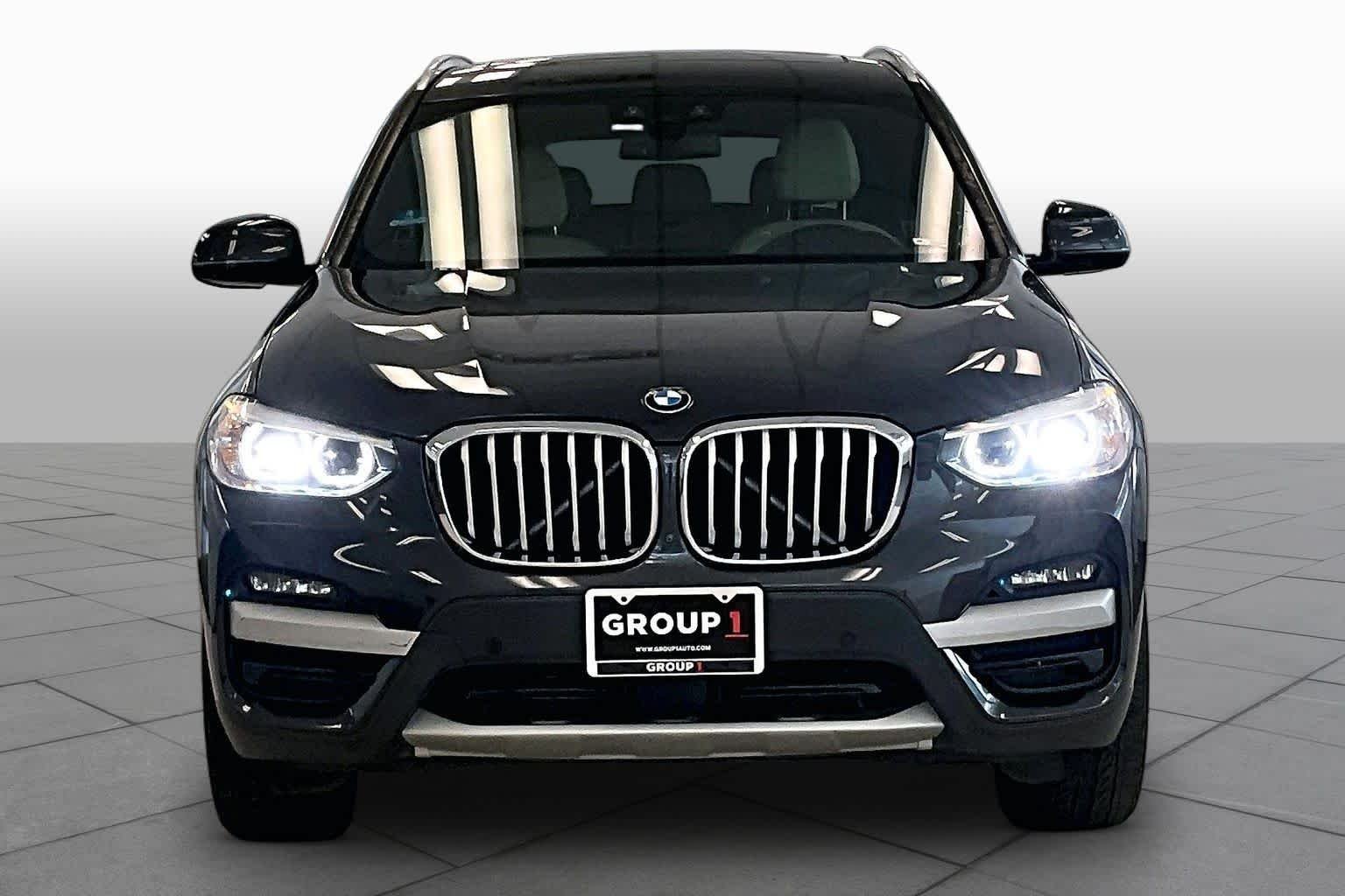Used 2020 Dark Graphite Metallic BMW sDrive30i image 3