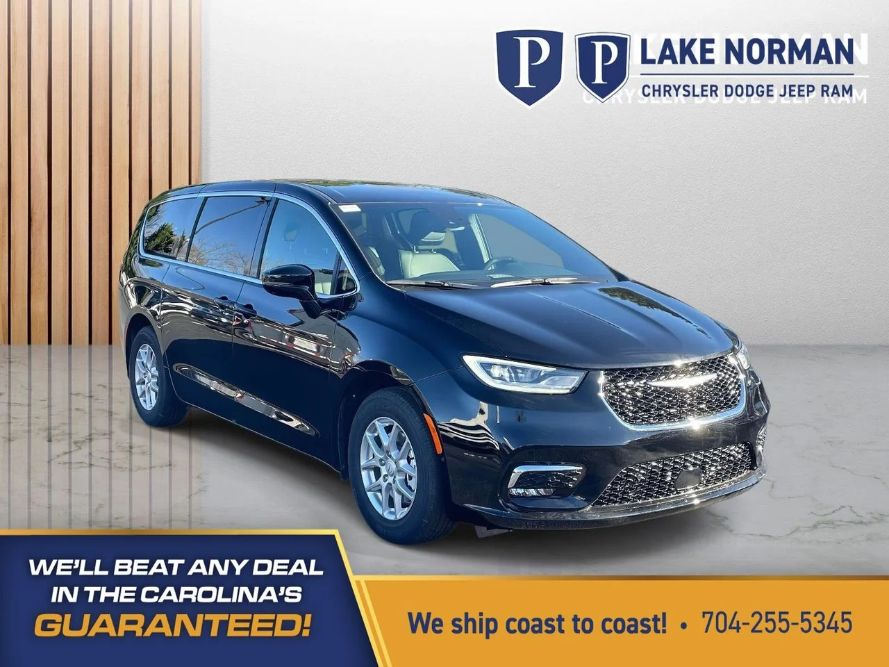 2026 Chrysler Pacifica Select's photo
