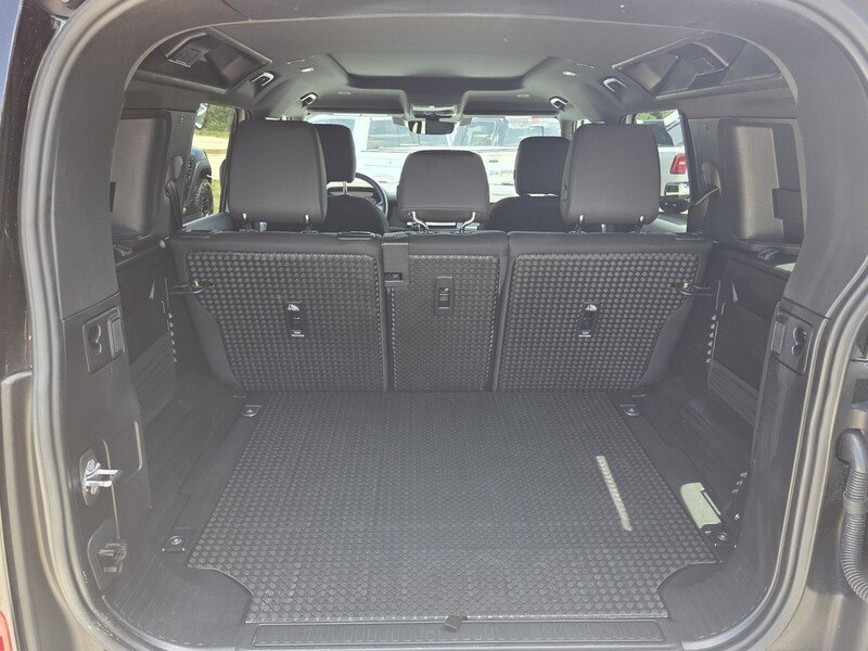 Used 2025 Fuji White LAND ROVER 110 P300 S image 13
