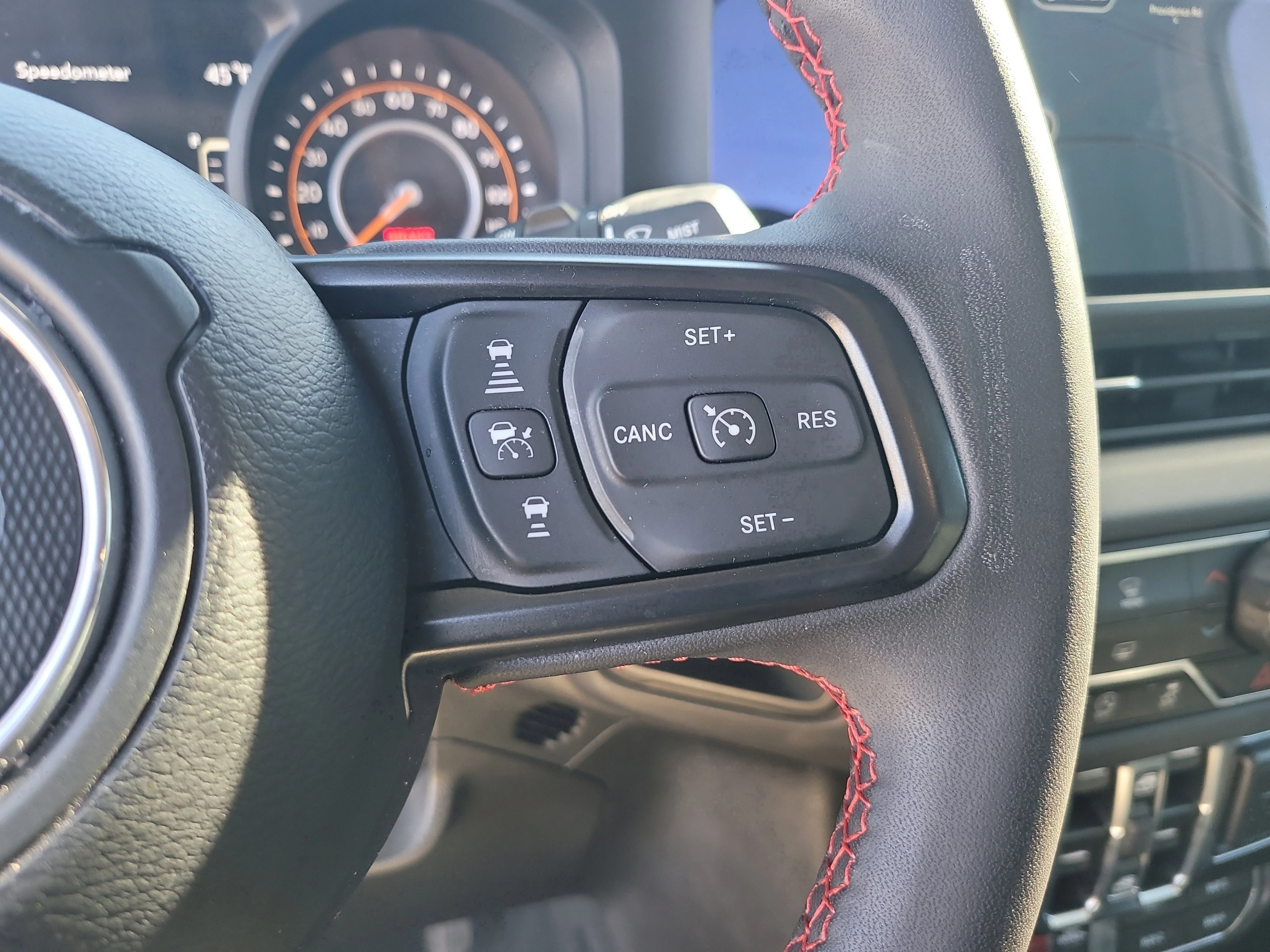 Used 2024 Bright White Clearcoat Jeep Rubicon image 27