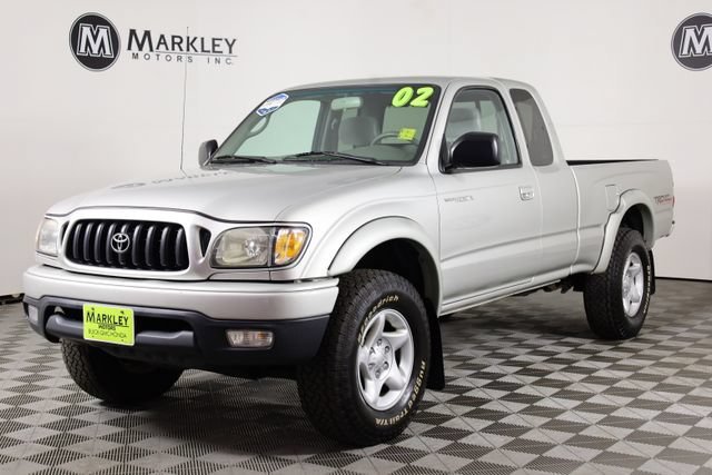 Used 2002 Silver Toyota  image 36