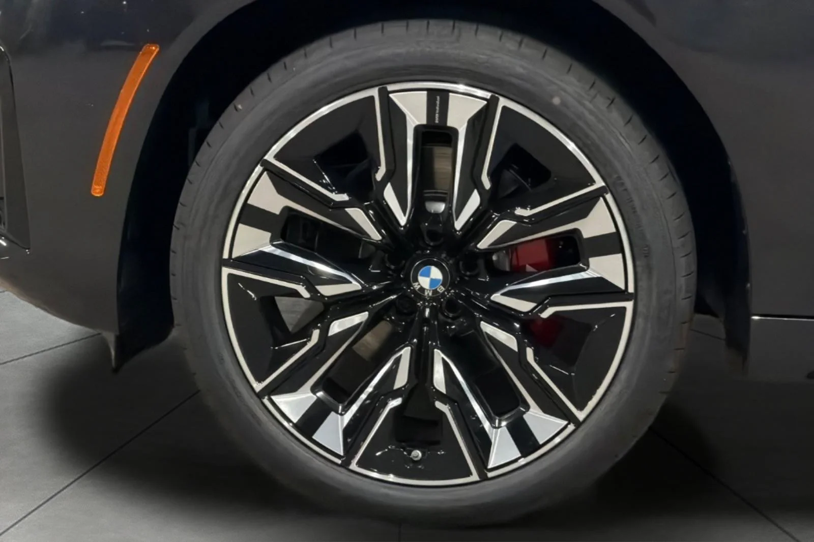 New 2026 Dark Graphite Metallic BMW 30 xDrive image 26
