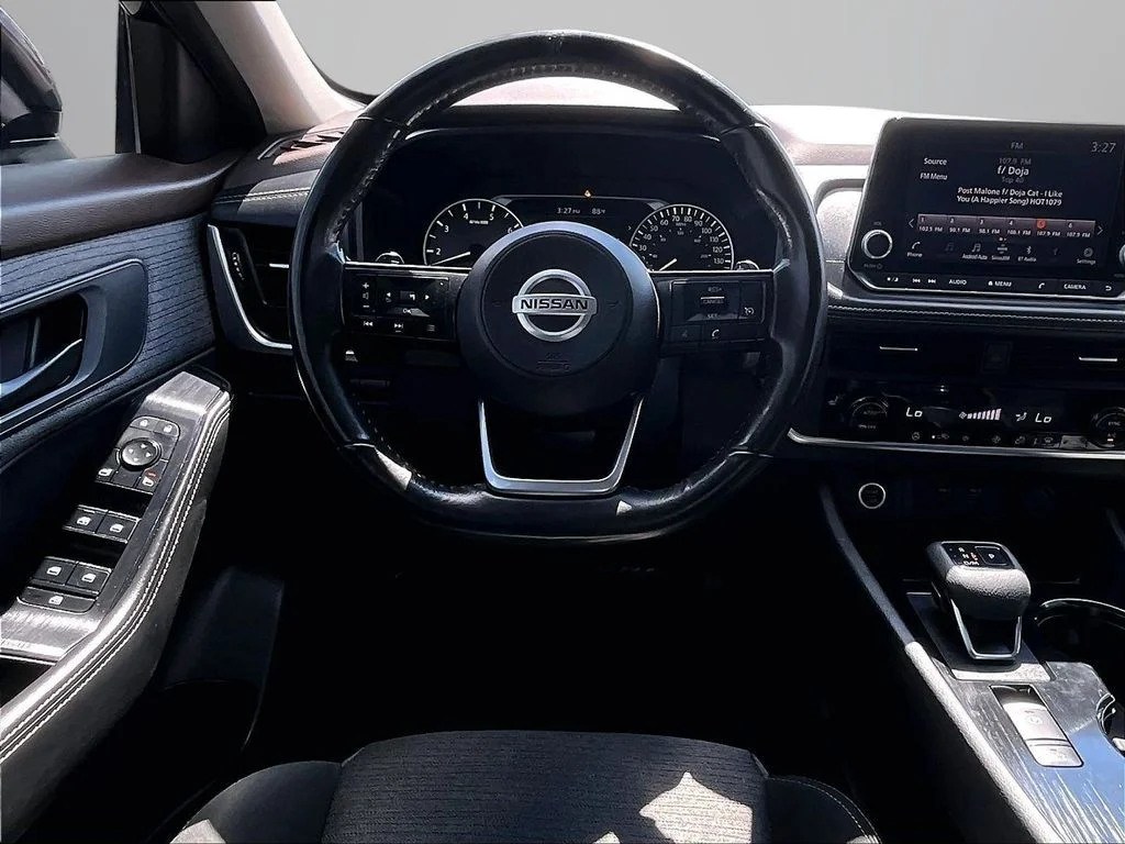 Used 2021 Black Nissan S image 6