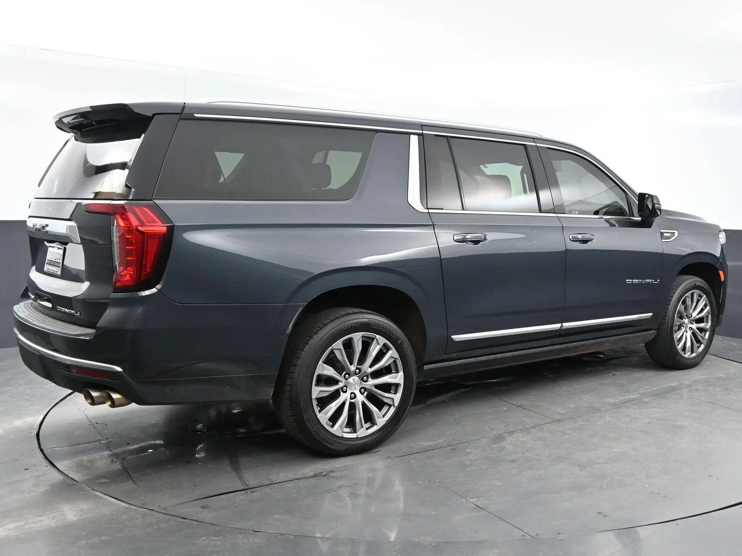 Used 2021 Hunter Metallic GMC Denali image 7