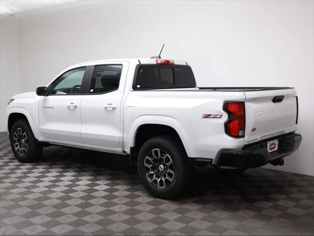 Used 2023 Summit White Chevrolet Z71 image 3