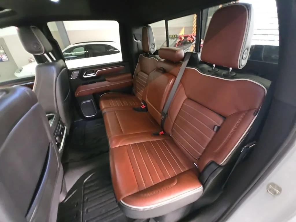 Used 2025 White Frost Tricoat GMC Denali Ultimate image 22