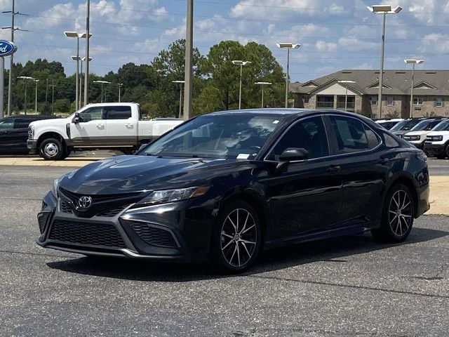 Used 2022 Black Toyota SE image 6