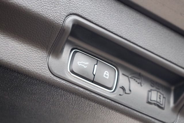 Used 2022 Gray Ford XLT image 37