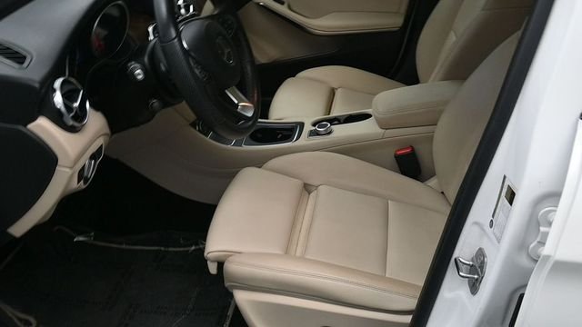 Used 2019 White Mercedes-Benz GLA 250 image 11