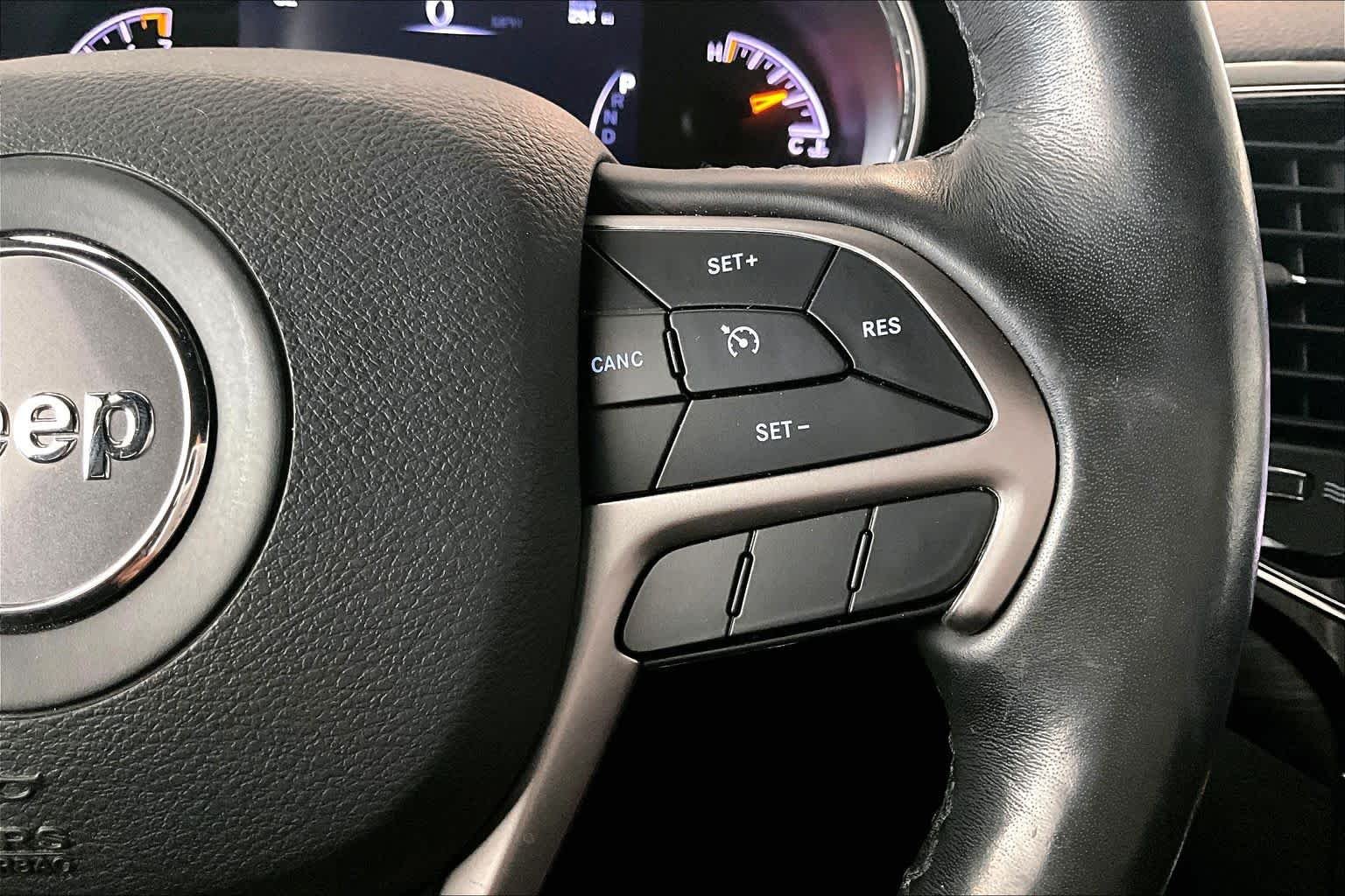 Used 2020 Sting-Gray Clearcoat Jeep Altitude image 23