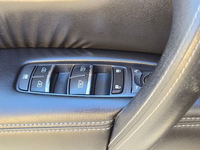 Used 2018 Almond Nissan Platinum image 28
