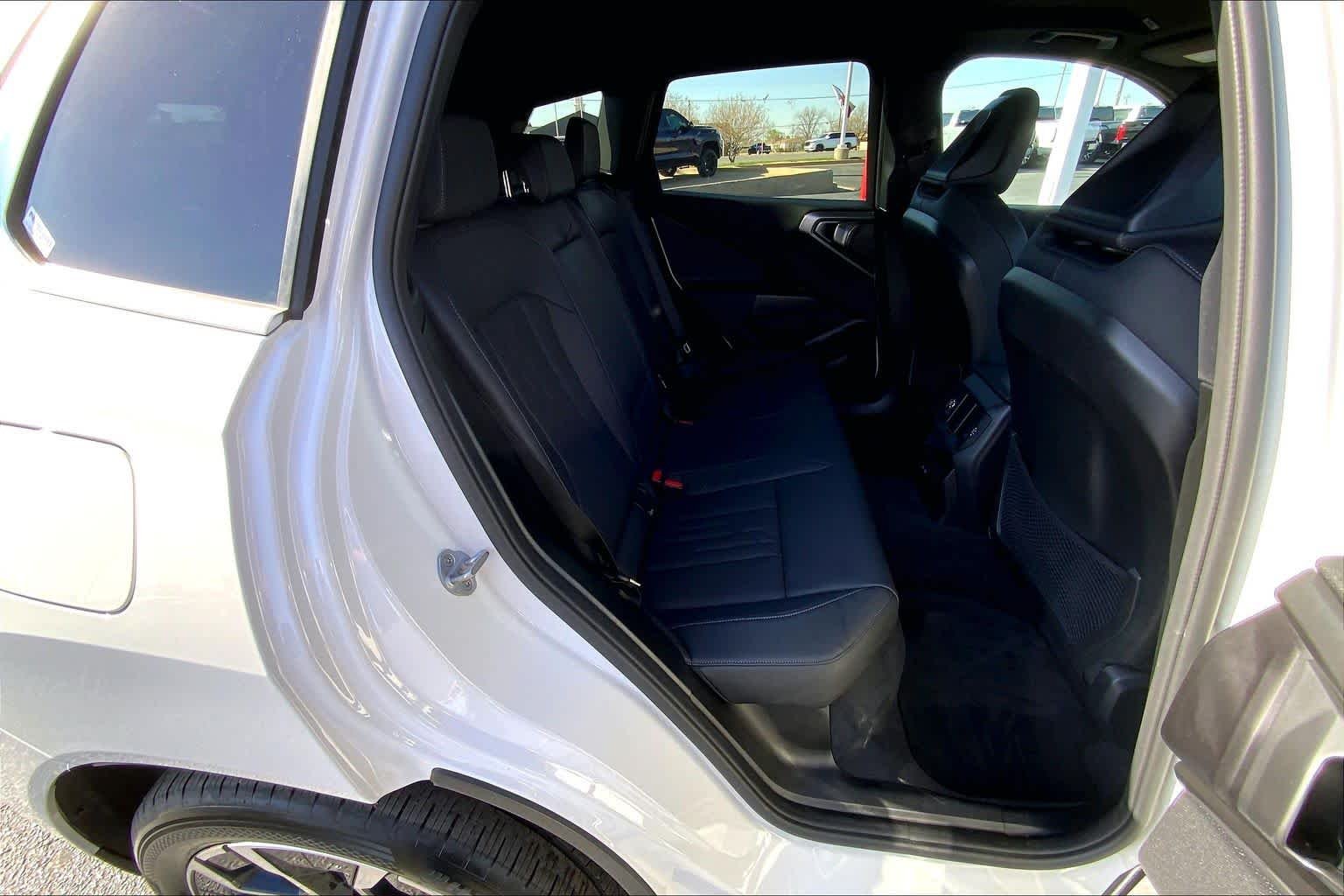 2026 BMW X3 30 - Photo 38