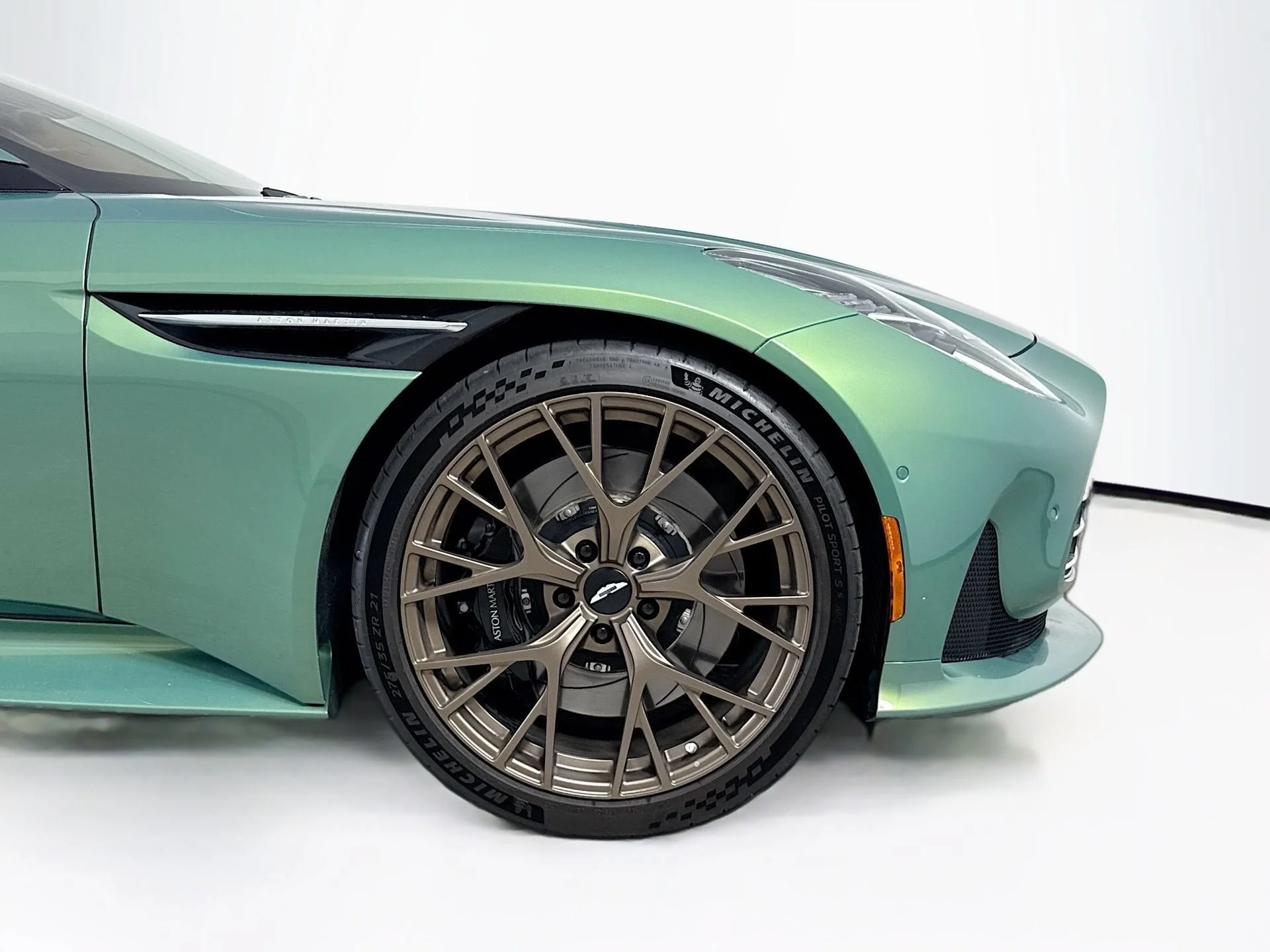 Used 2024 Q Iridescent Emerald Aston Martin  image 28