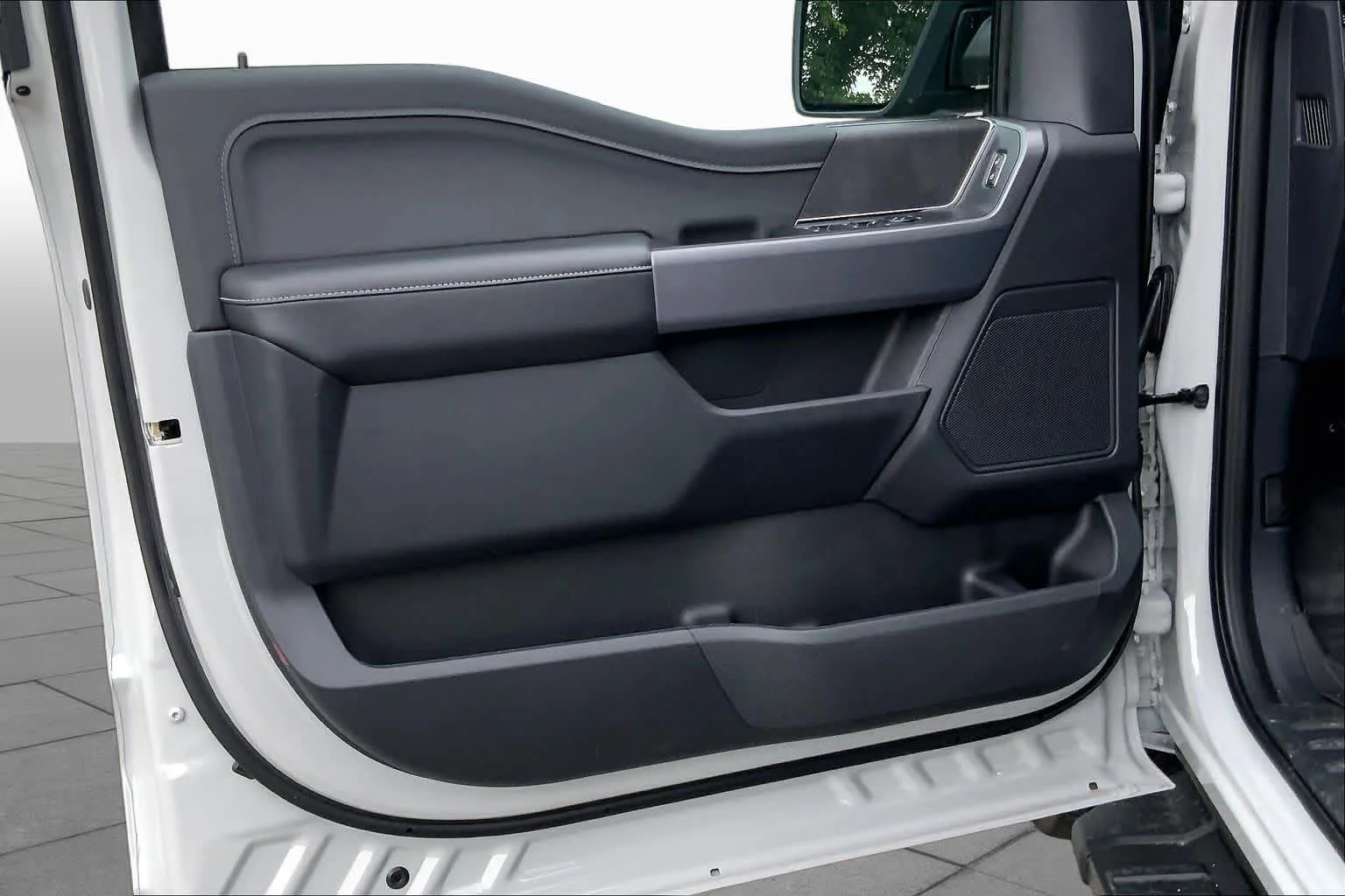 New 2026 Avalanche Ford XLT image 11