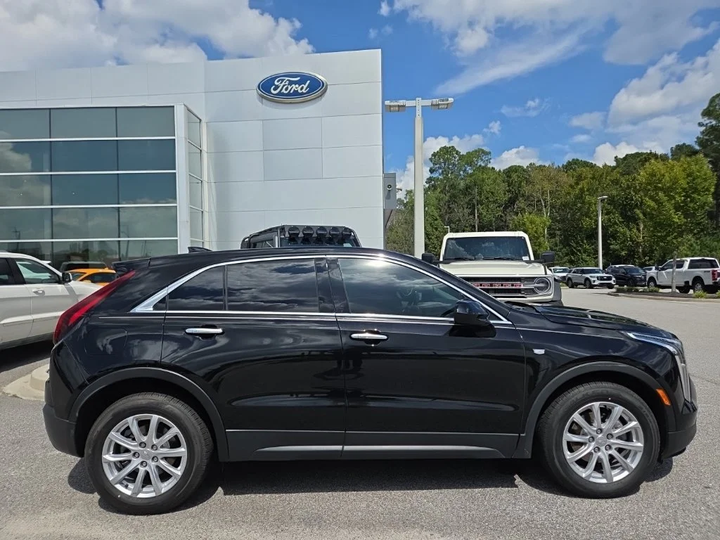 Used 2023 Black Cadillac Luxury image 2