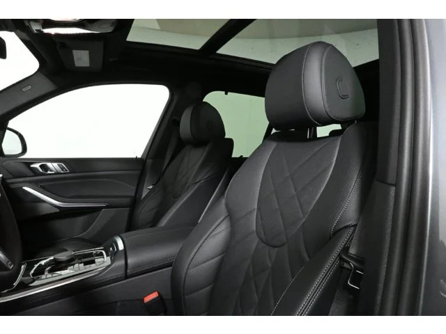 New 2026 Skyscraper Grey Metallic BMW xDrive50e image 17