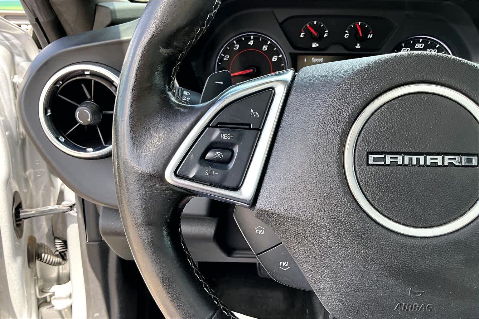 Used 2018 Silver Ice Metallic Chevrolet 1LT image 27
