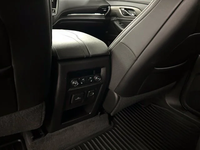 Used 2022 White Chevrolet Premier image 24