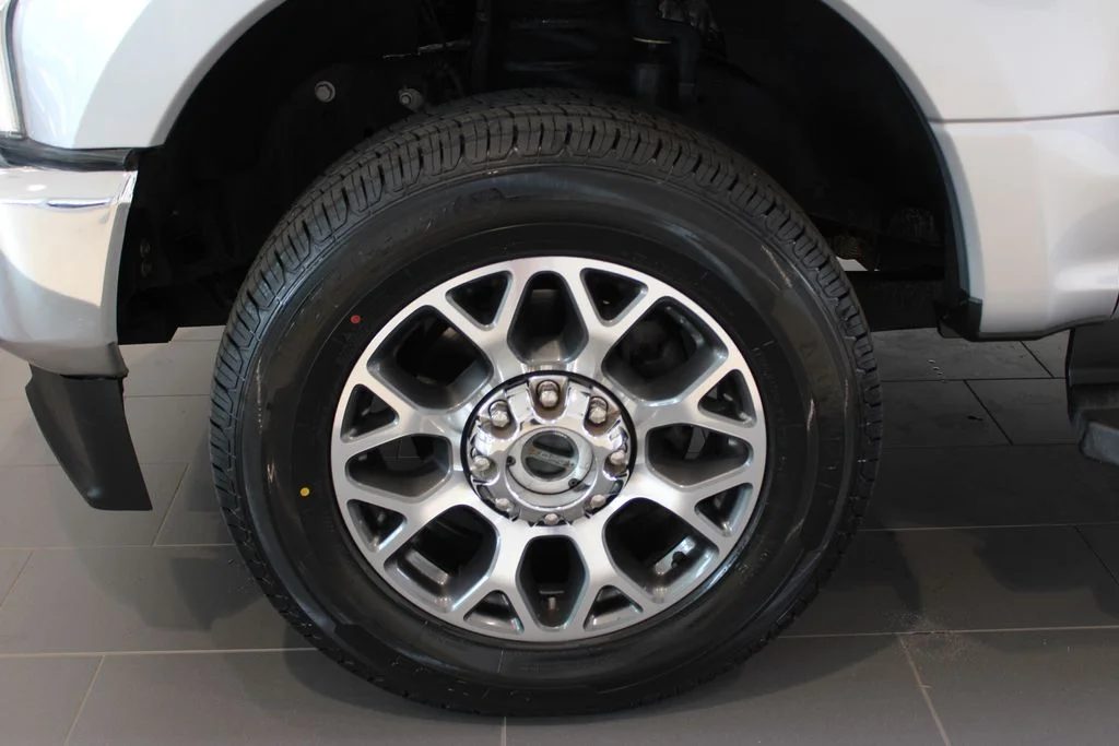 Used 2022 Silver Metallic Ford Lariat image 31