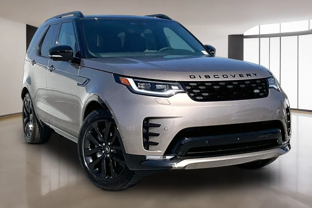New 2026 Brown Land Rover Dynamic SE image 2